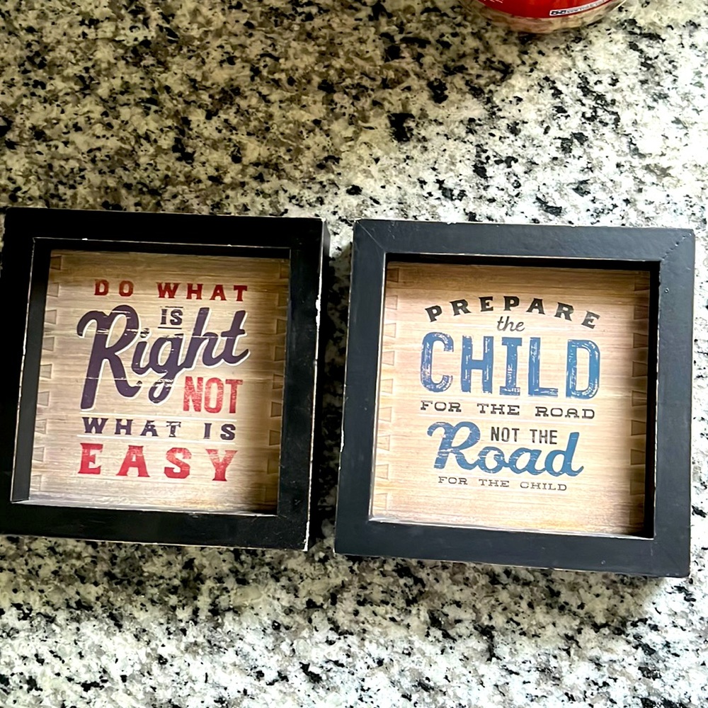 Set of 2 wall hanging picture quotes